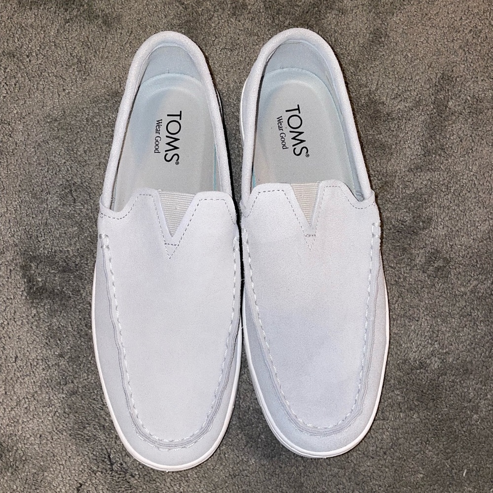 NWOT TOMS Slip On Grey Lavender Color Shoes Size 9.5